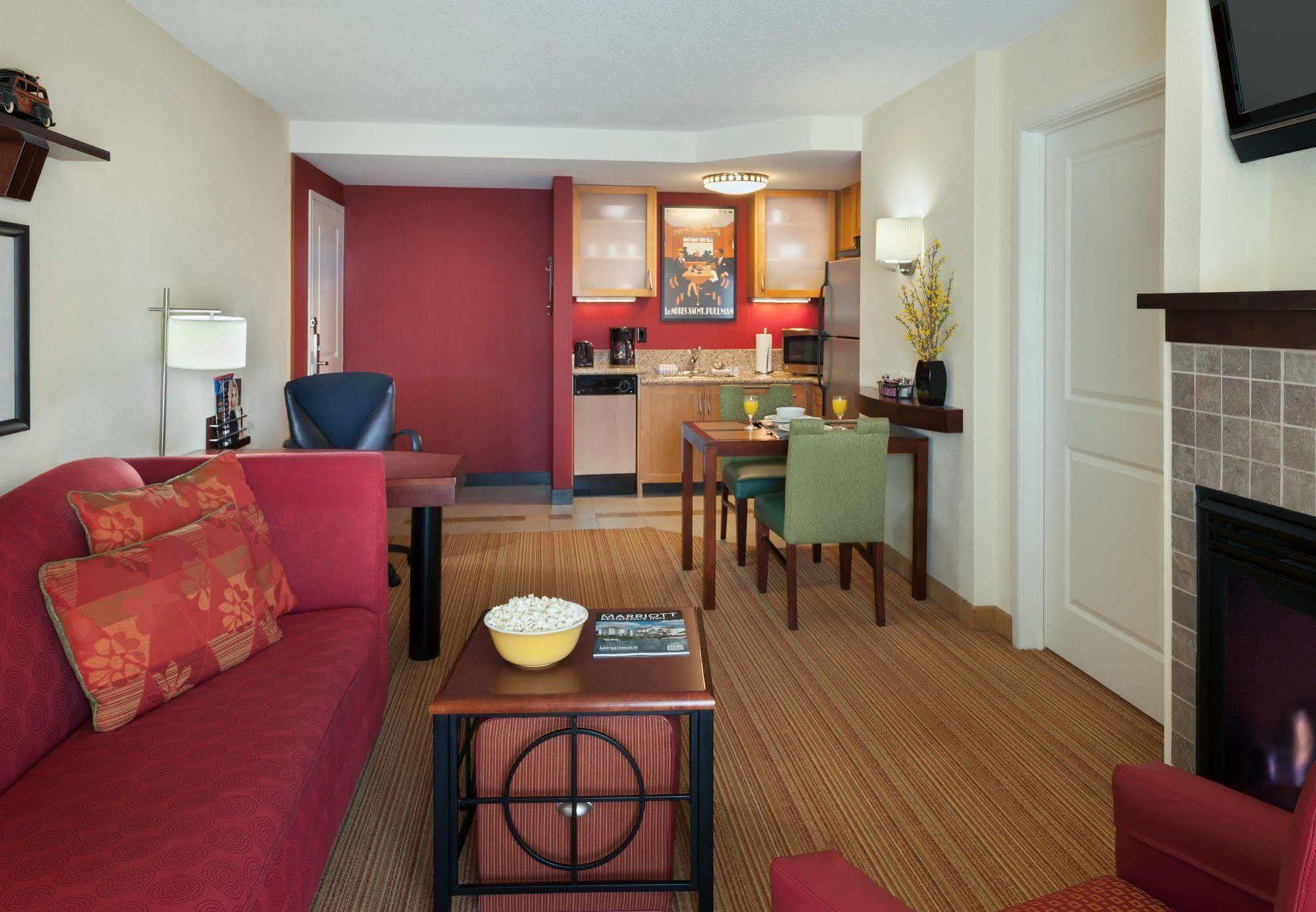 Residence Inn By Marriott Gravenhurst Muskoka Wharf Exterior foto